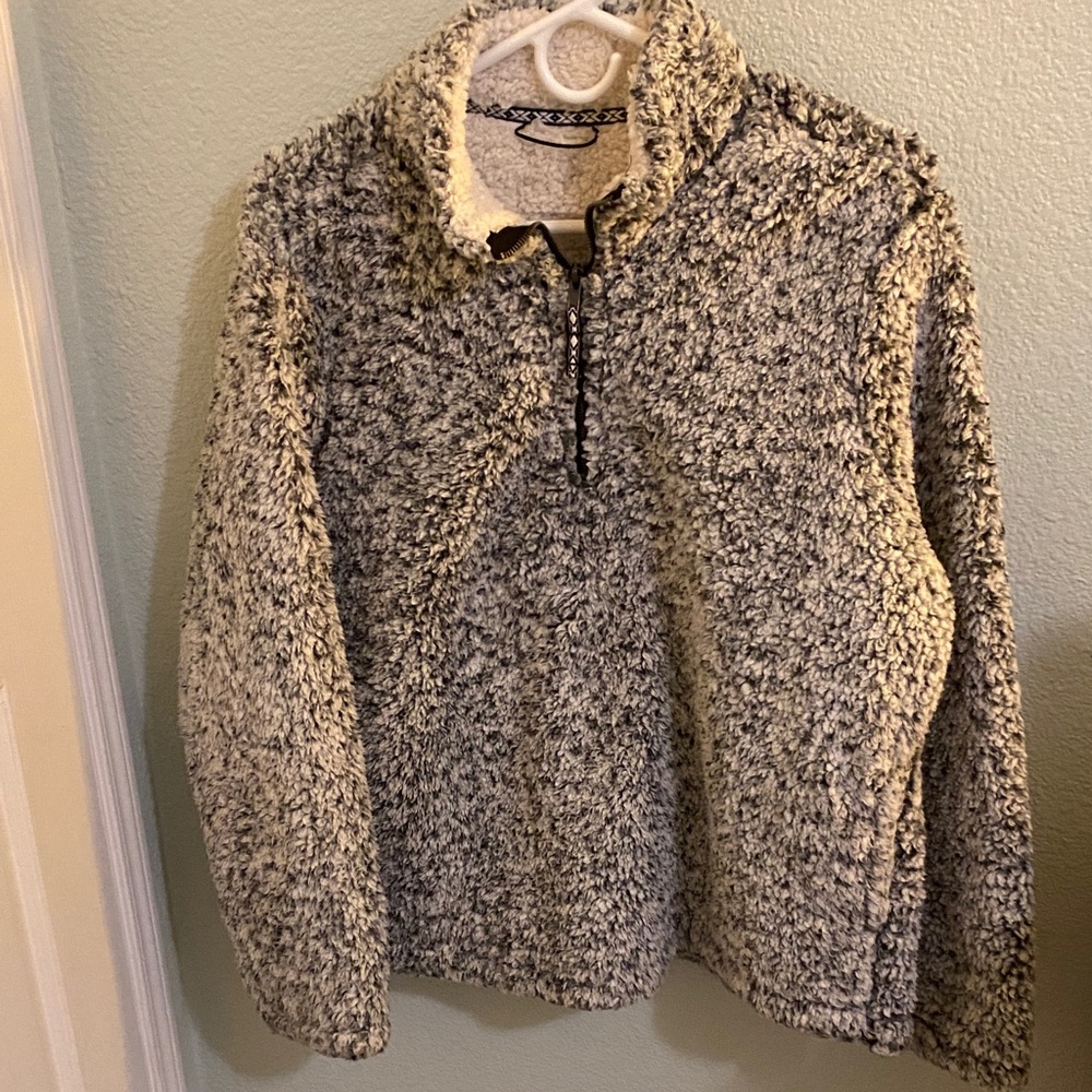 Time and Tru Black and White Zip Up Sweater